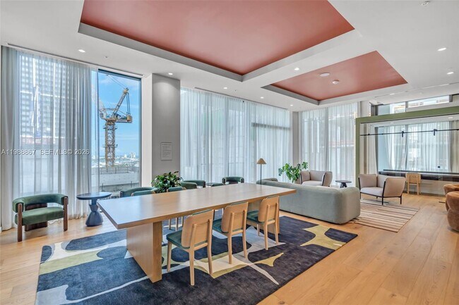 Building Photo - 601 N Miami Ave