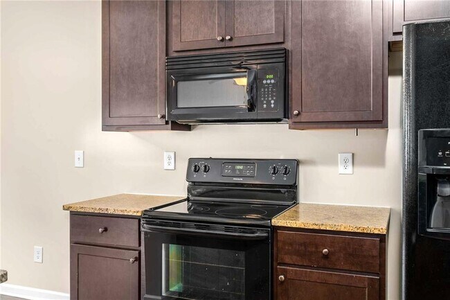 Building Photo - 317 Clover Brook Dr