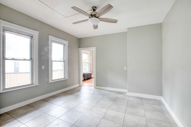 Building Photo - 325 Chestnut St