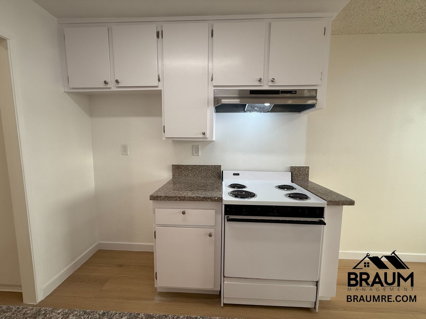 Building Photo - 5461 Kester Ave