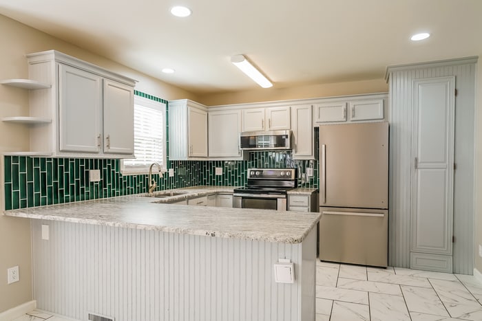 Building Photo - 6333 Willowlawn Dr