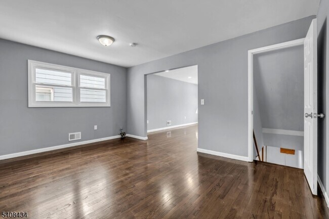 Building Photo - 417 Highland Pl