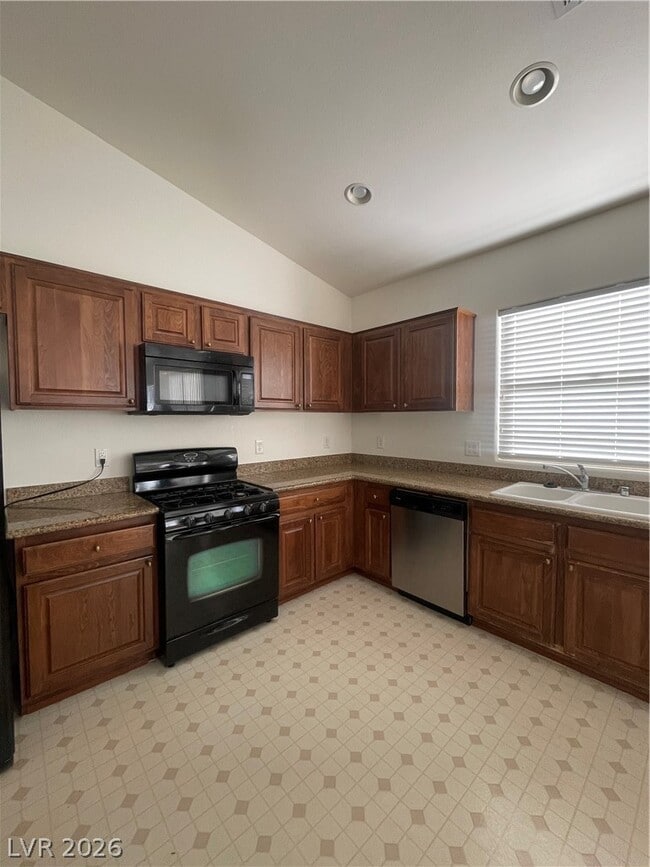 Building Photo - 133 Cooks Creek Ct
