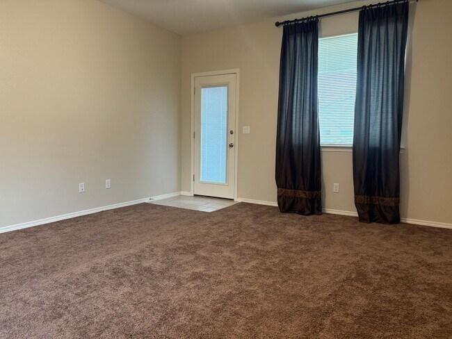 Building Photo - Home for rent in Socorro
