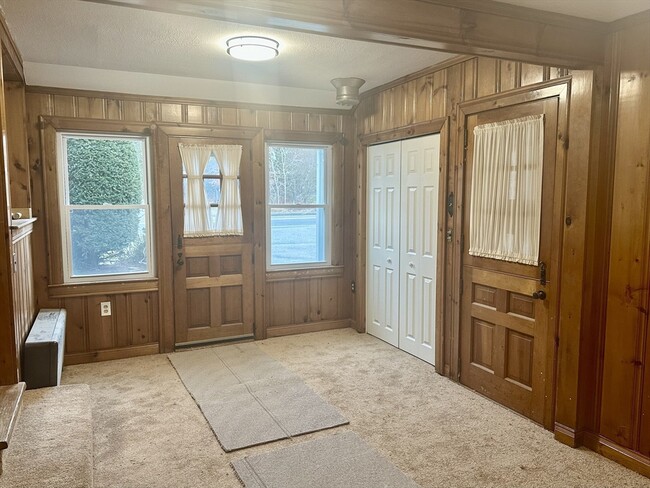 Building Photo - 365 N Bedford St