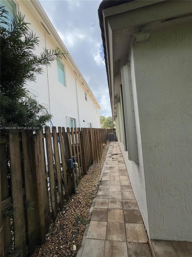 Building Photo - 11177 NW 79th Ln