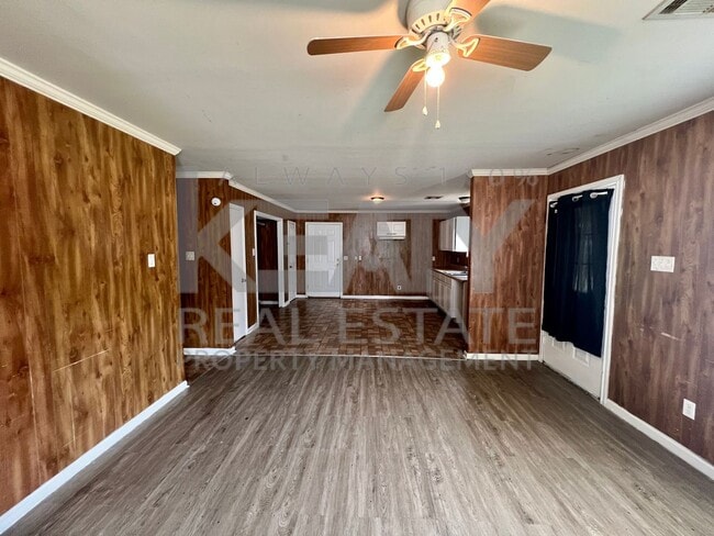 Building Photo - 3 Bed, 2 Bath House in Lafayette!