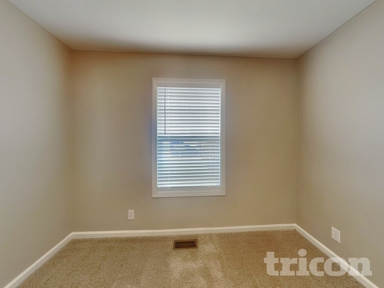 Building Photo - 252 Senator Dr