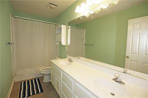 Building Photo - 2105 Woodston Dr