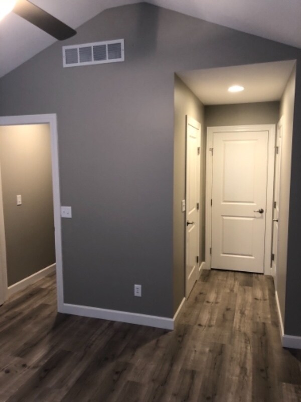 Building Photo - 628 Davis St