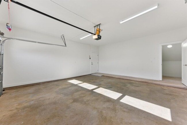 Building Photo - 17012 Marsh Wren Pass