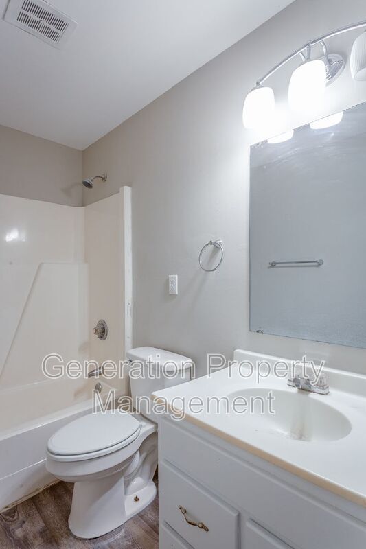 Building Photo - 1113 McBrien Rd