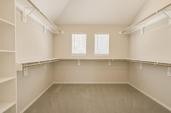 Building Photo - 1132 Alexandria Way