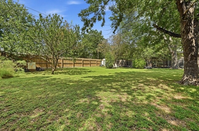 Building Photo - 1605 Springer Ln