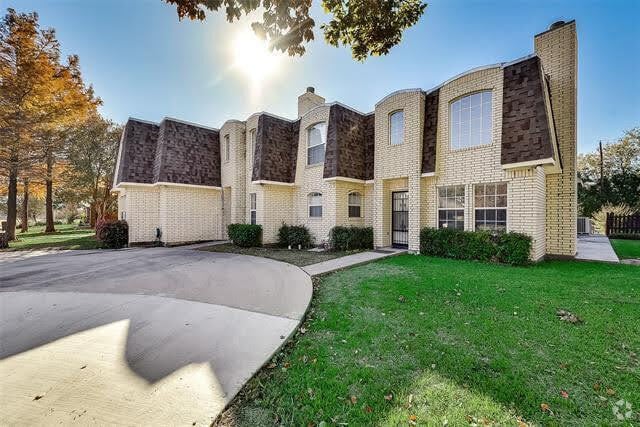 Building Photo - 2921 Allister St