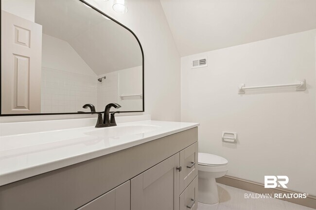 Building Photo - 167 Rolling Hill Dr