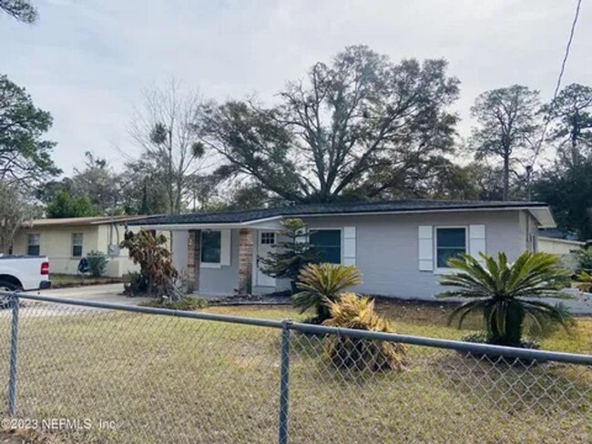 Building Photo - Charming & Modern 3-Bedroom Oasis in Duval...