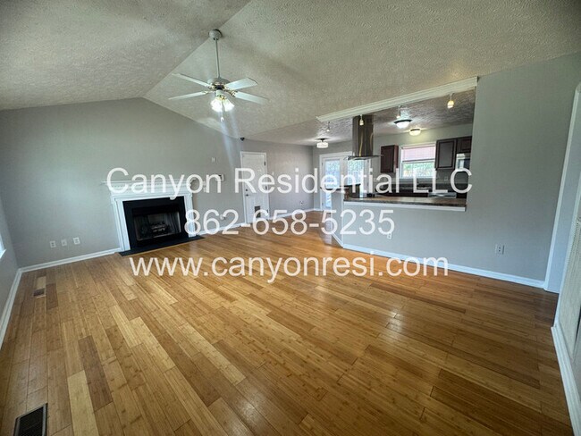 Building Photo - 815 Turkey Ridge Dr