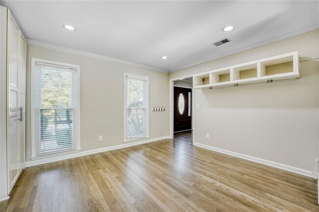 Building Photo - 532 Smithstone Trace SE
