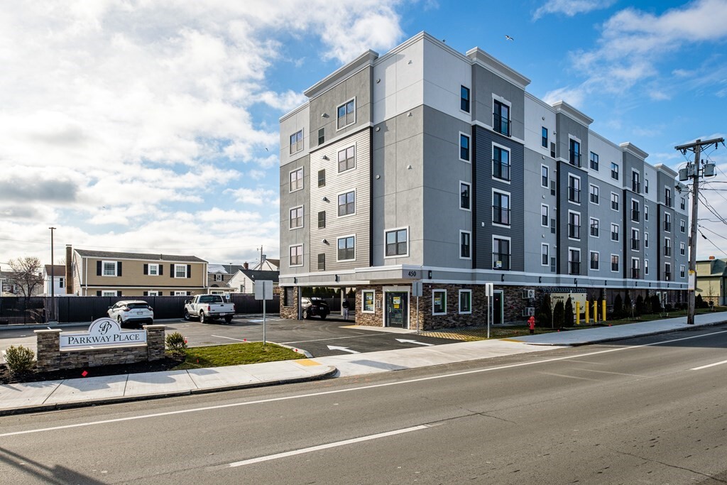 Building Photo - 440 American Legion Hwy