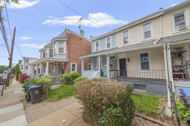 Building Photo - 9 E Basin St