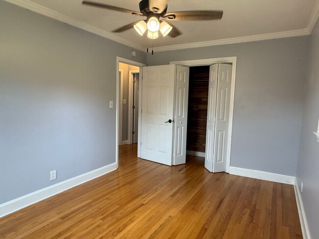 Building Photo - 3/2 bath home - Town Acres School District!