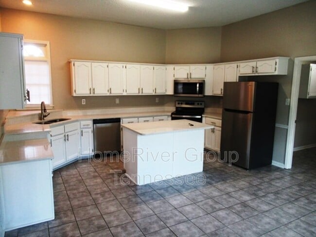 Building Photo - 6836 Spring River Rd