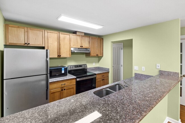 Building Photo - Ground floor 1 bed + bonus room in prime B...