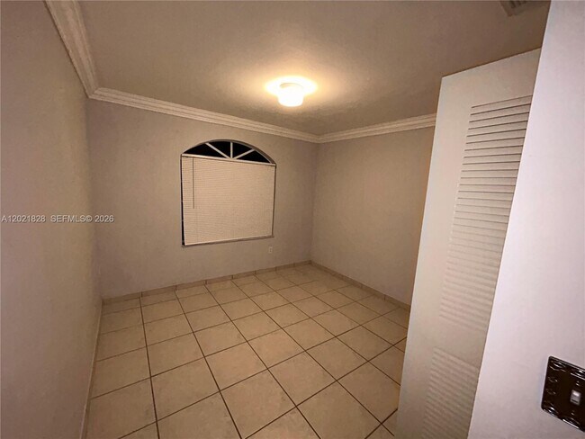 Building Photo - 14956 SW 39th St