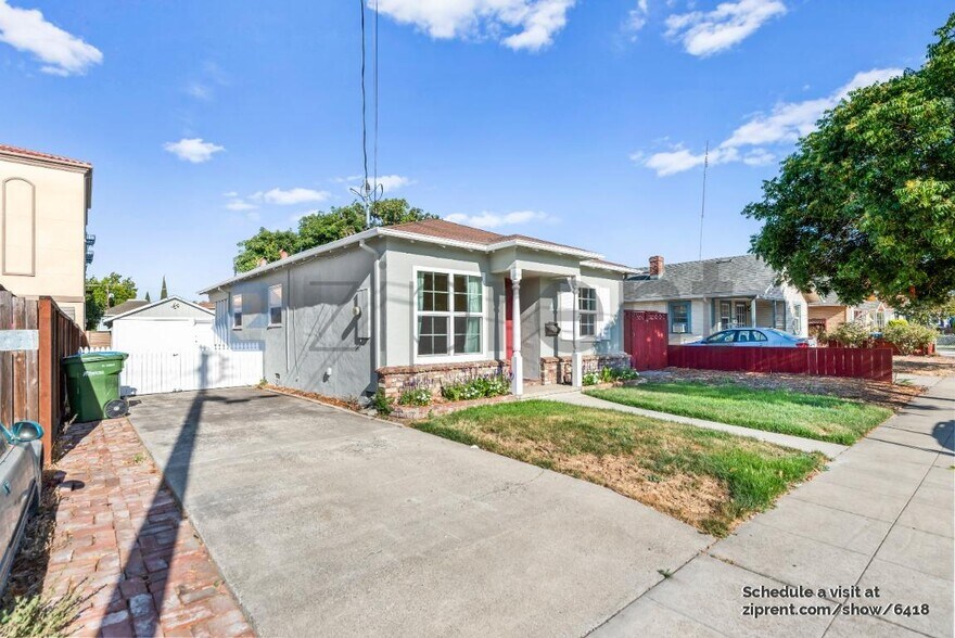 Building Photo - Unit