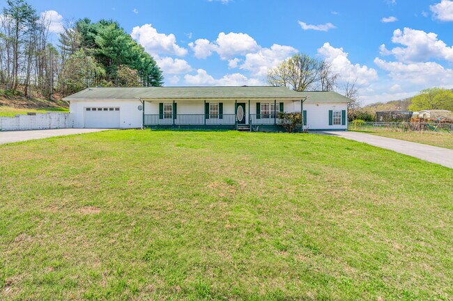 Building Photo - 182 Megan Ln