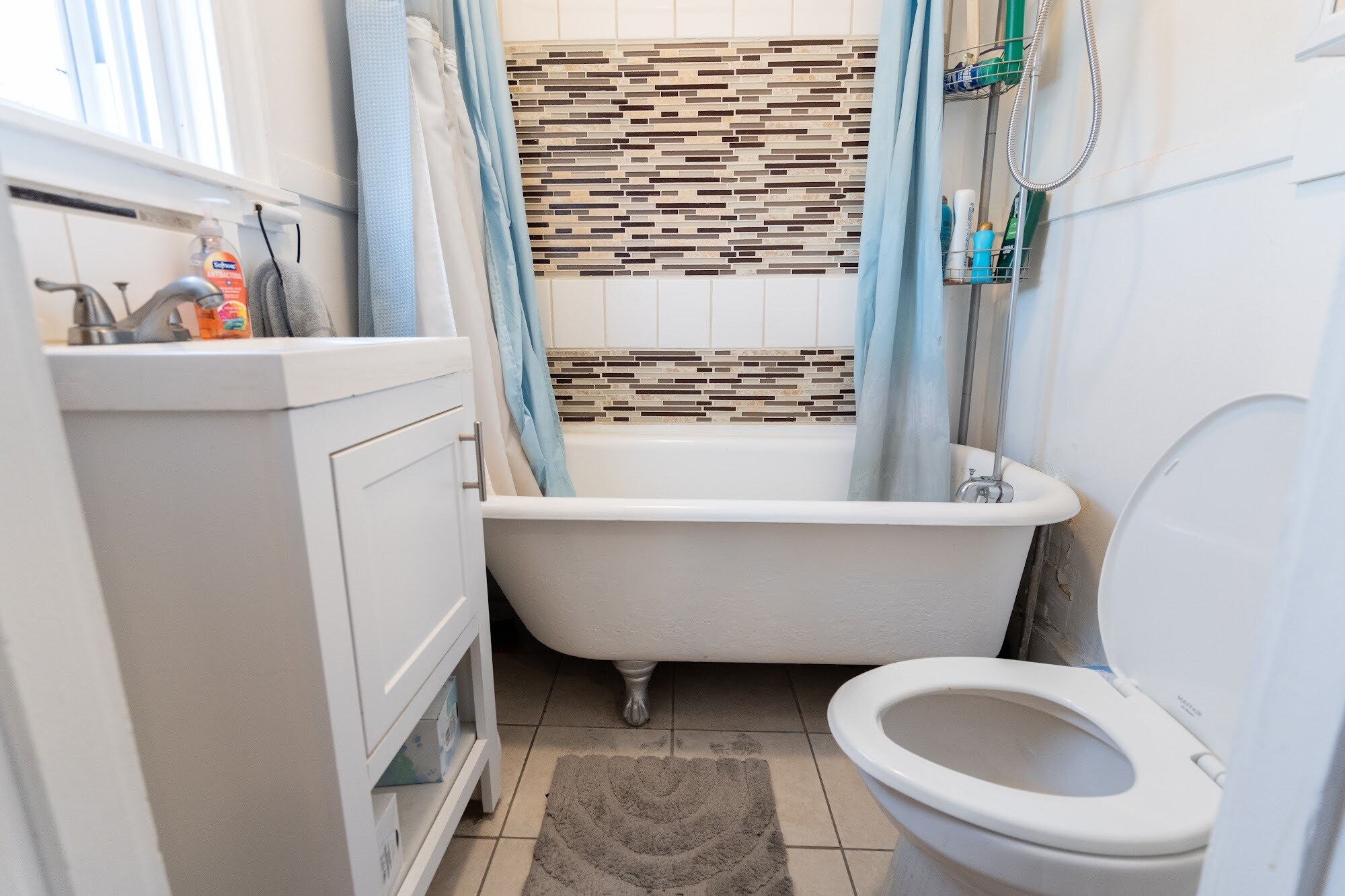 Building Photo - 412 Taunton Ave