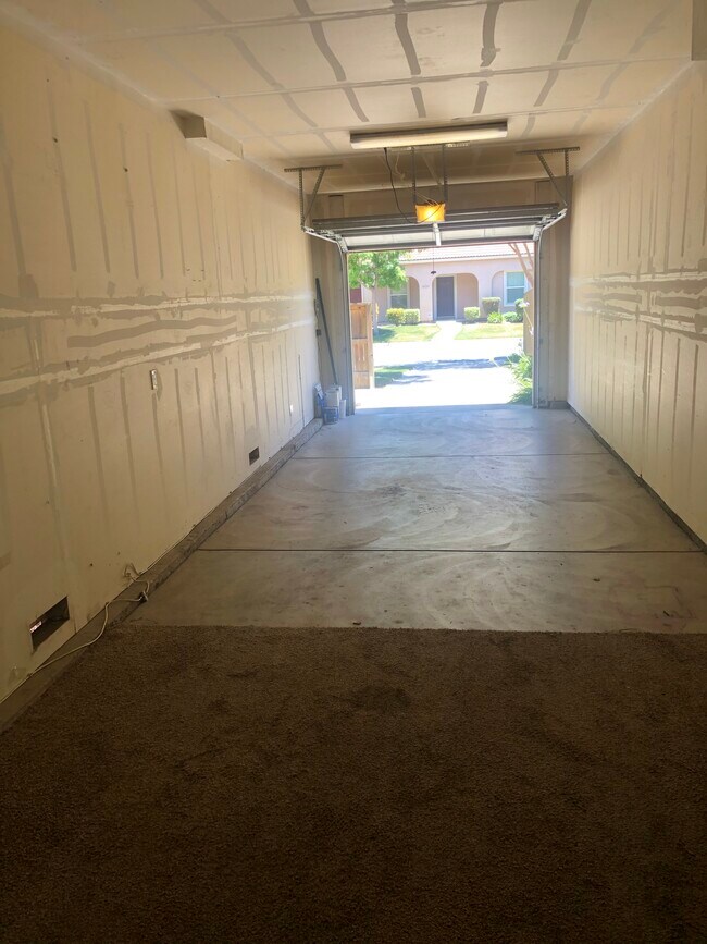 Building Photo - 10640 Siskiyou Ln