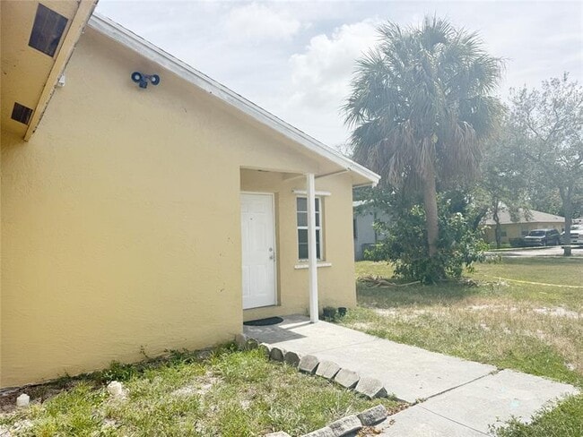 Building Photo - 1136 NW 5th Ct