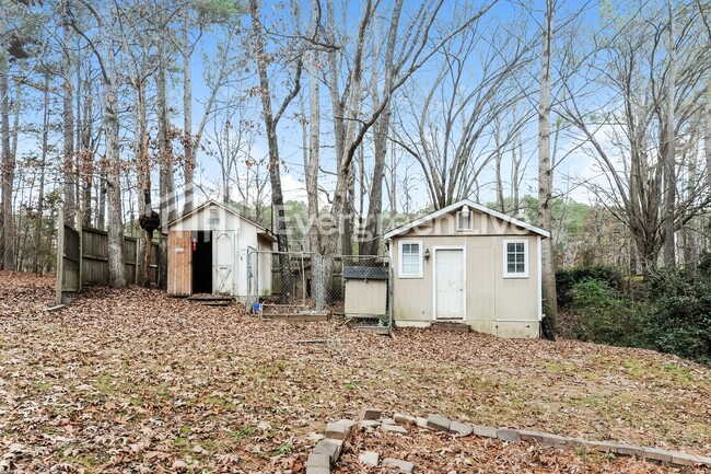 Building Photo - 9928 Point View Dr