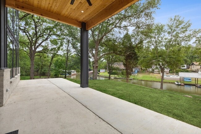 Building Photo - 111 Nob Hill Cir