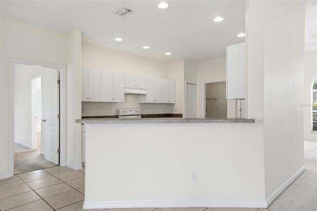 Building Photo - 29 E Diamond Dr