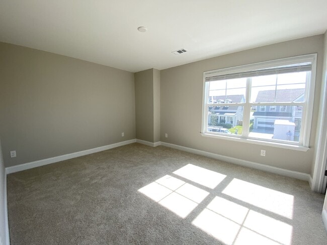 Building Photo - Five Bedroom, Single Family Home in Malind...