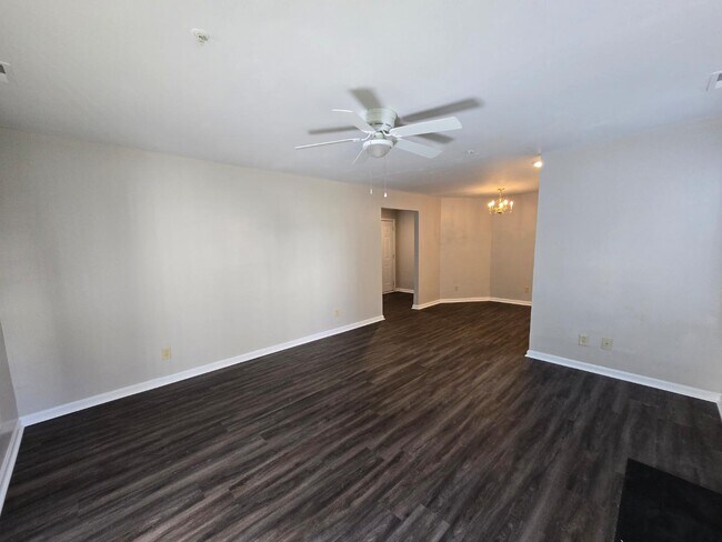 Building Photo - 267 Waterdown Dr