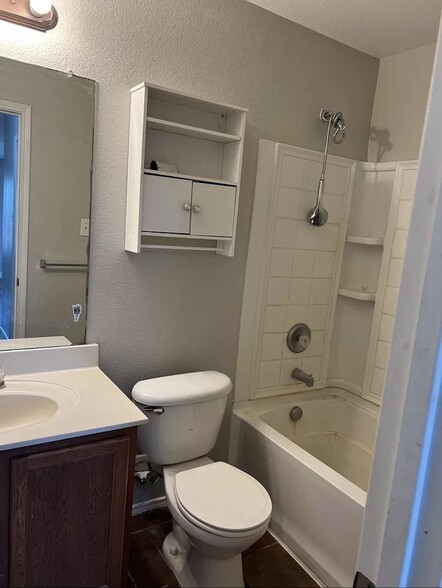 Building Photo - 1821 Trego Dr