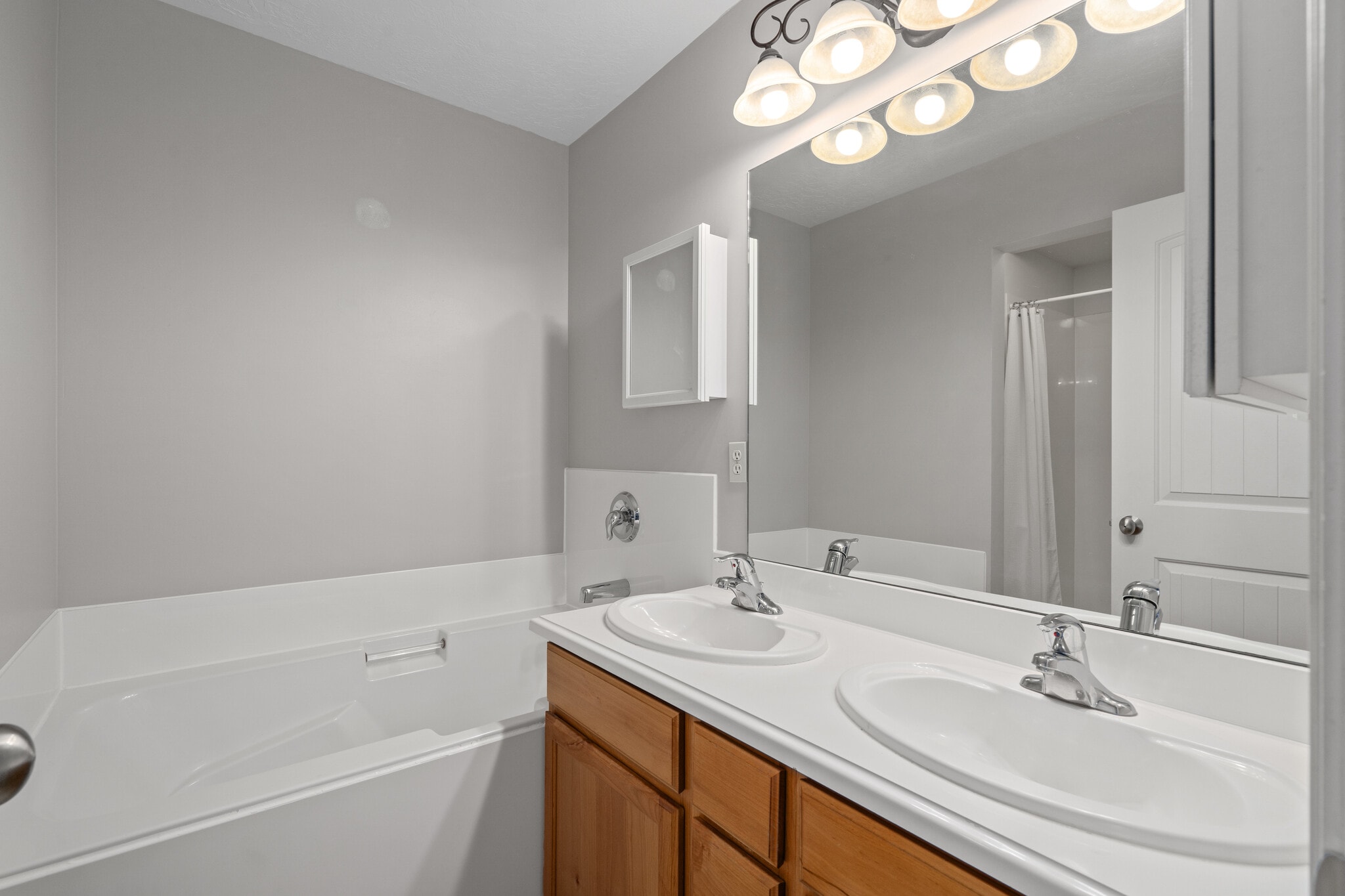 Building Photo - 7178 S 420 E