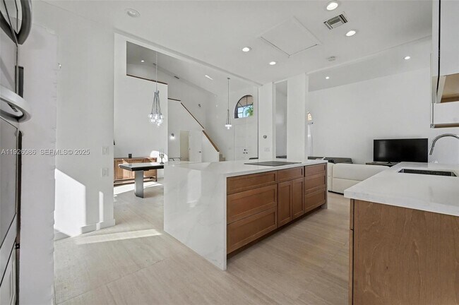 Building Photo - 6438 Via Rosa