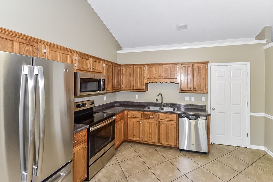 Building Photo - 7343 Bridle Ln