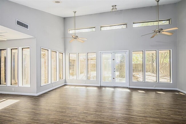 Building Photo - 22807 Canyon Lake Dr