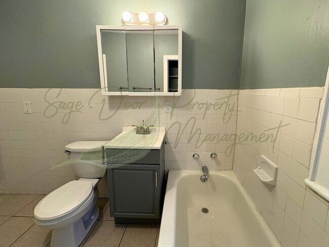 Building Photo - AVAILABLE NOW!!!!!