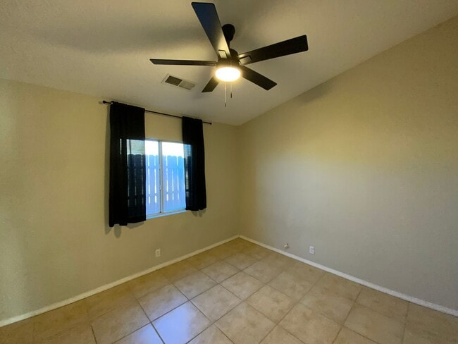 Building Photo - 2 Bedroom Single Story Home Available Near Hwy 550 NE & Paseo Del Volcan NE in Enchanted Hills Ri...