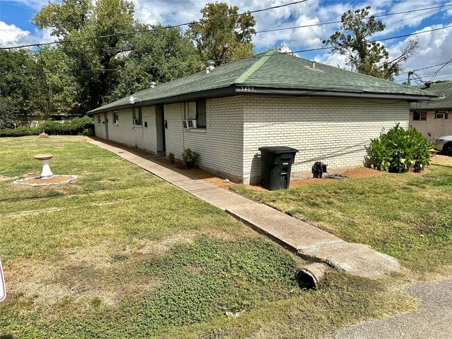 Building Photo - 5409 Suez St