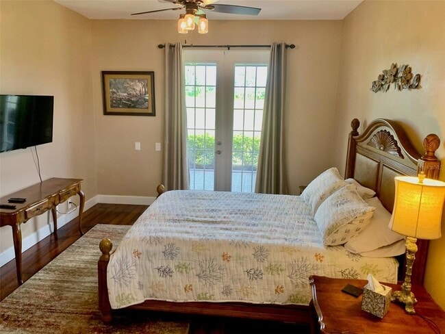 Building Photo - 2775 Royal Palm Dr