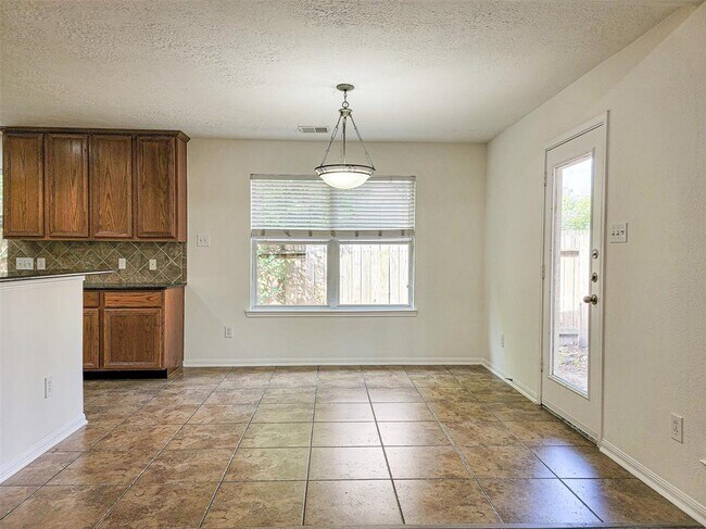 Building Photo - 226 Fairwind Trail Dr