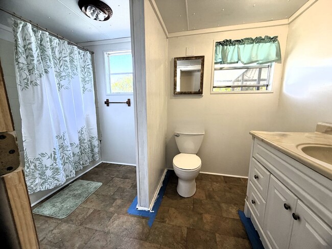 Building Photo - BEAUTIFULLY REMODELED 3 BED 1.5 BATH ON DO...